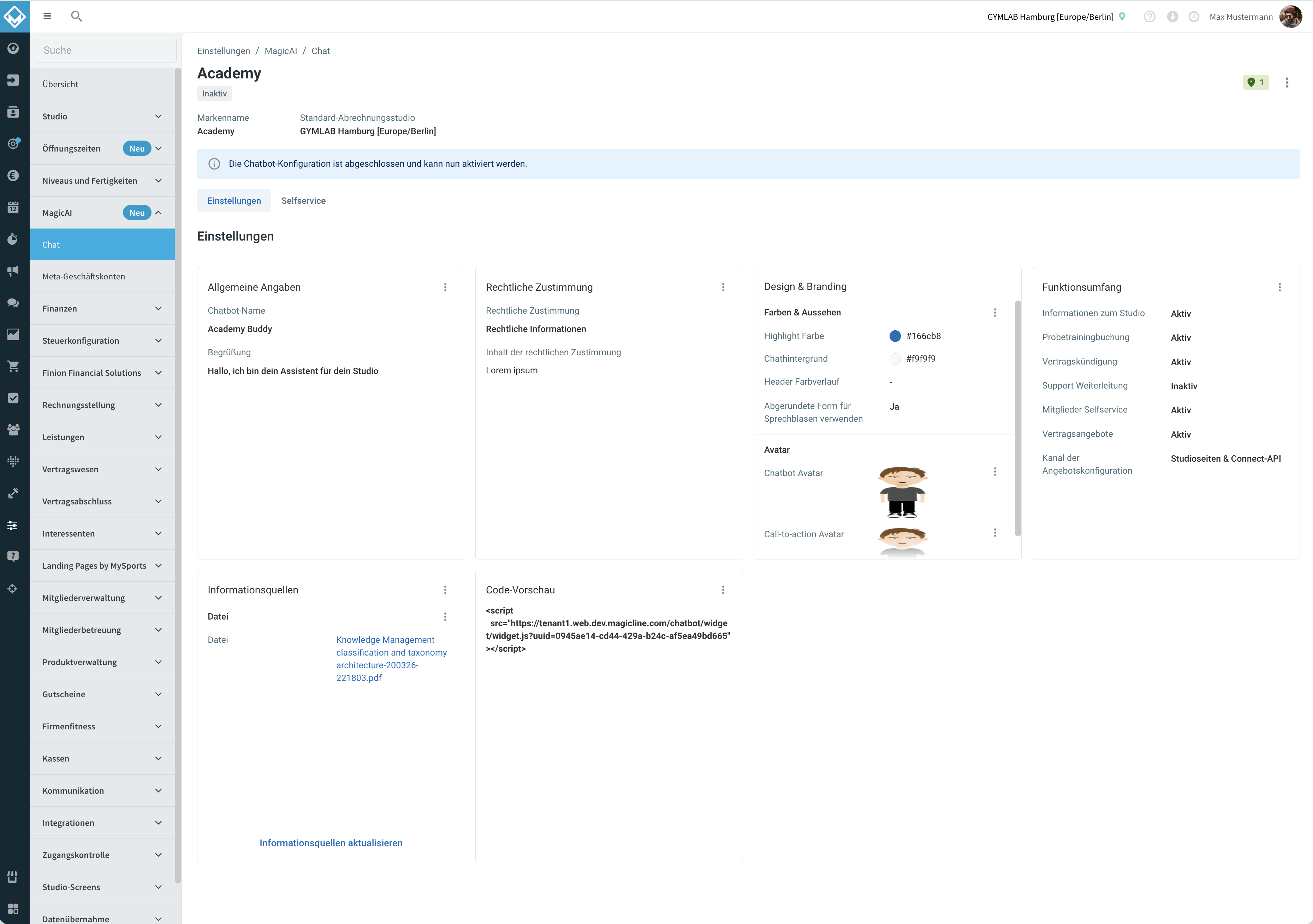 MagicAI Chat Übersichts-Liste mit dem neuen Spaltenlayout: Name mit inline Entwurfs-Chip, Markenname, Chatbot-Name, Zuletzt aktualisiert, Aktiviert in (Badge mit Studios-Count + Aktiv-Chip), Studios, plus die Sidebar Einstellungen / MagicAI / Chat links.