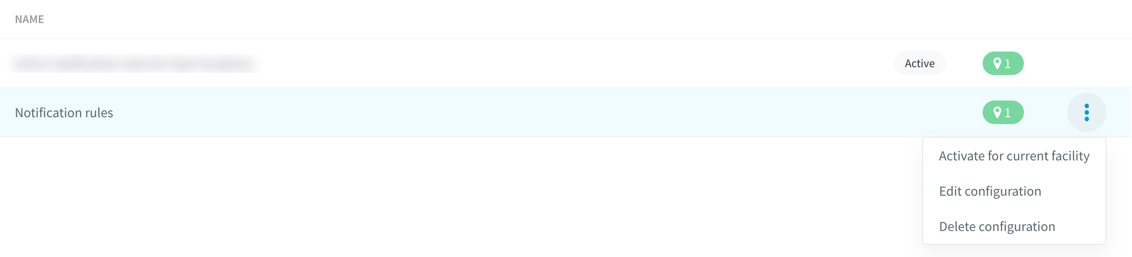 Liste des configurations avec le menu à trois points d'une configuration inactive ouvert, affichant Activer pour le lieu actuel, Modifier la configuration et Supprimer la configuration