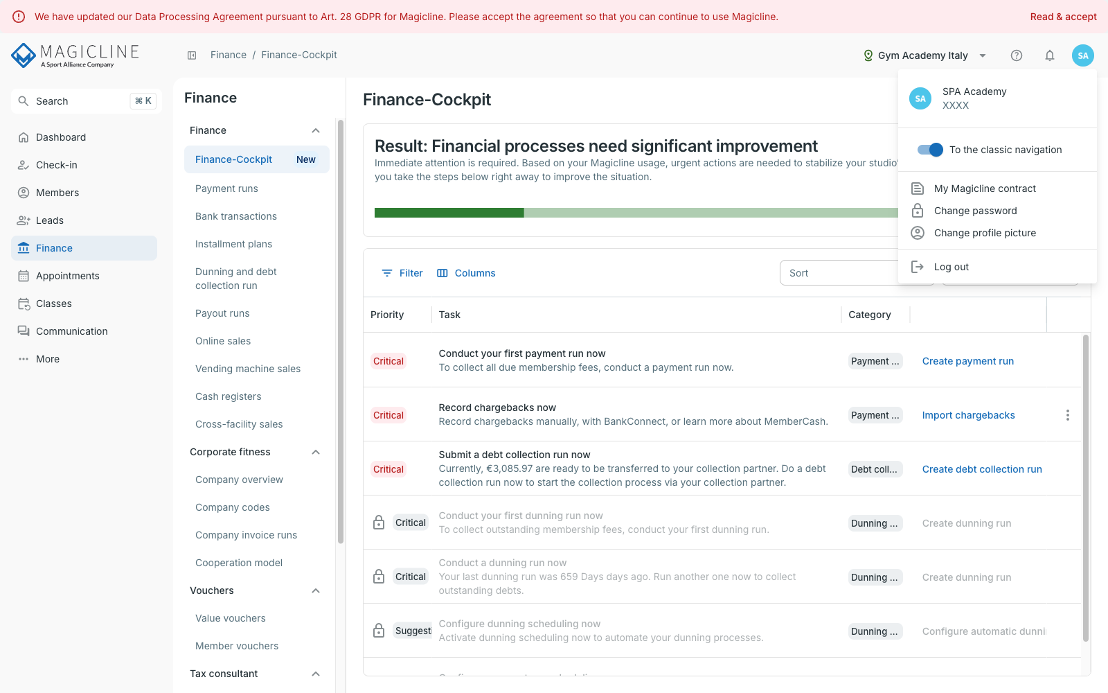 Menu utilisateur ouvert dans la barre supérieure avec l'entrée du contrat du logiciel